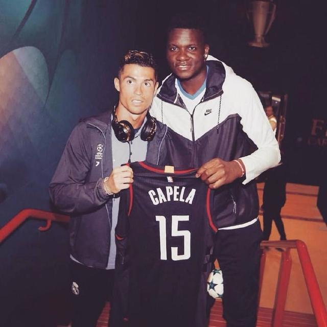 球队再一次完成大逆转（球队又一次上演绝地翻盘）