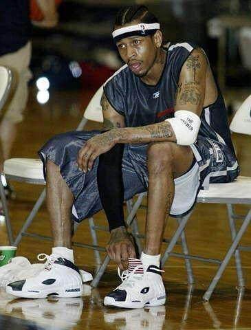 瑞士国脚曼赞比：扎卡是一名非常棒的队长，很高兴我们拥有他（瑞士国脚曼赞比：扎卡是杰出的队长，能与他同队让我非常高兴）