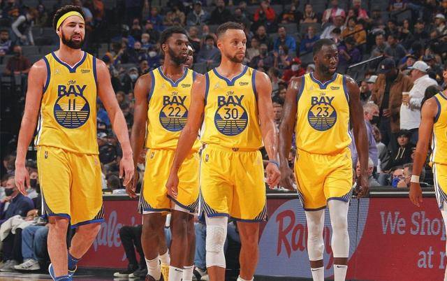 曲靖队员信心满满，高原赛场展风采！（曲靖将士信心十足，高原赛场尽显风采！）