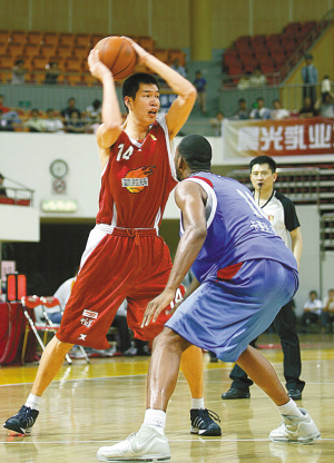 埃尔切老板：阿根廷队的到来纯属偶然，希望梅西能加盟我们（埃尔切老板称阿根廷队意外造访，盼梅西加盟）