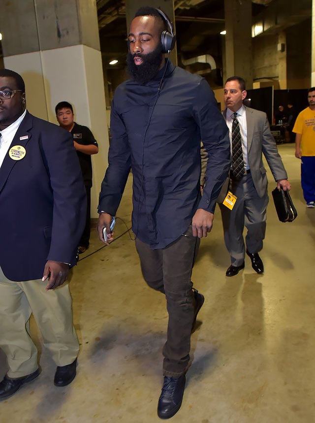 英超积分榜：曼城暂升二桑德兰仍高歌 纽卡超曼联红军（英超积分榜：曼城暂列第二，桑德兰延续强势，纽卡反超曼联与利物浦）